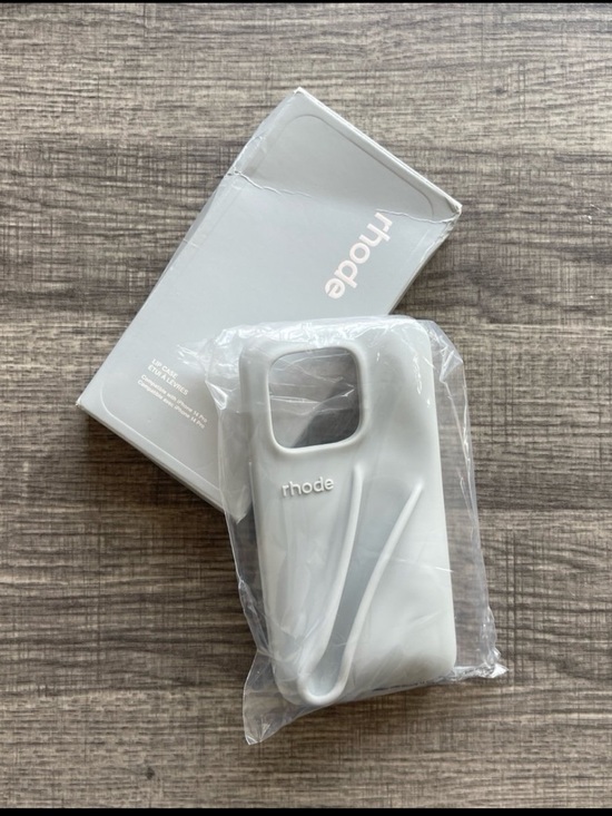 rhode skin Accessories - Rhode Silicone Lip Case iPhone 14 Pro